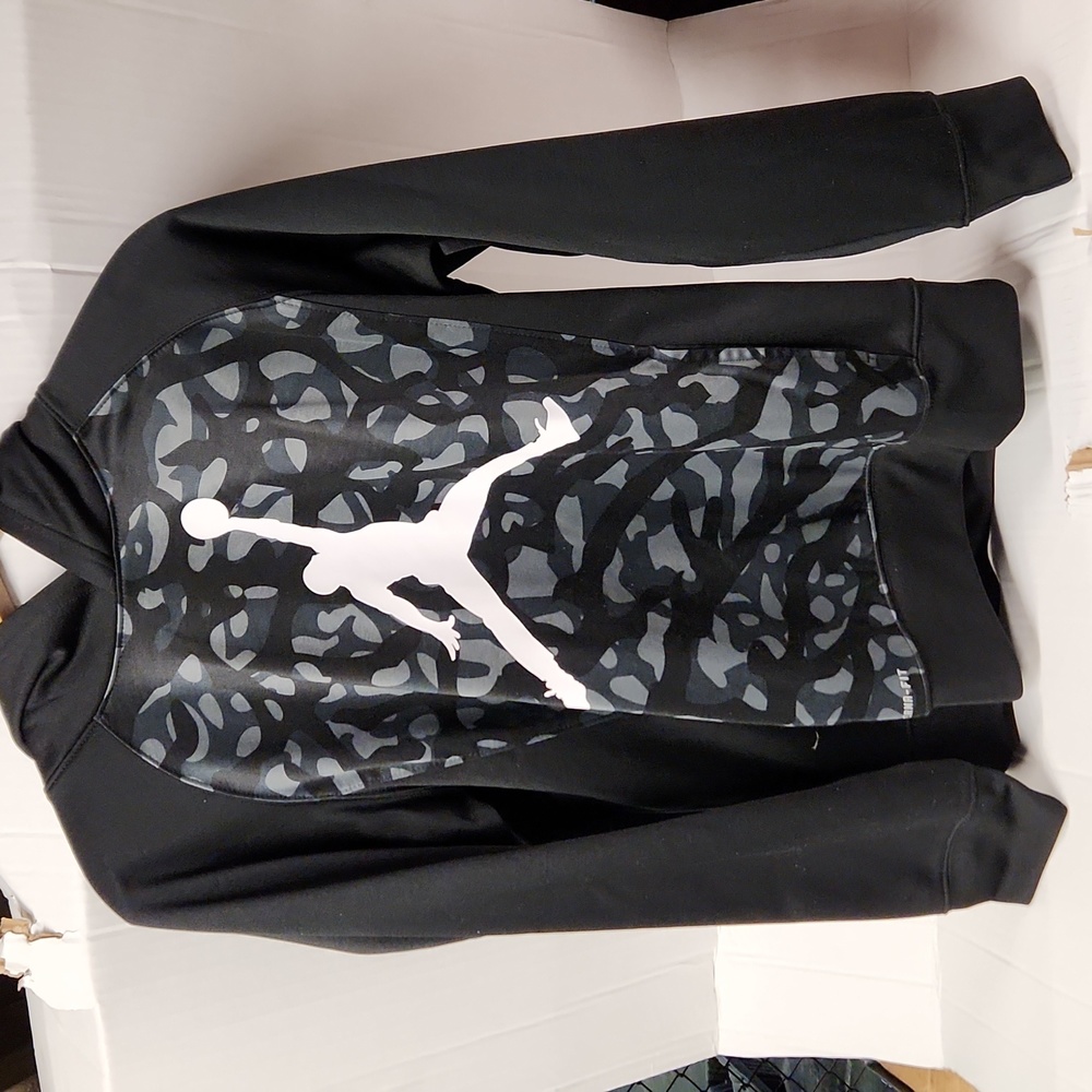 EUC Air Therma-Fit fly Boys sz XL (13-15 yrs) Sweatshirt w/hoodie & side pockets